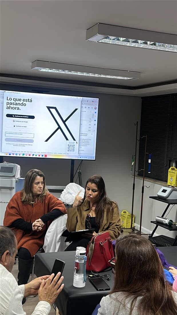 Alunos participando de atividade prática