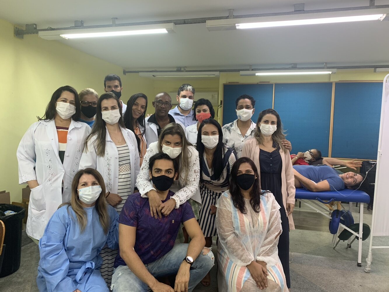 Turma reunida em aula prática
